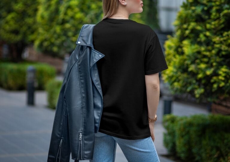 แฟชั่นเปลี่ยนฤดู! เสื้อคอกลม และเสื้อแจ็คเก็ต ใส่ชิคได้ทั้งหน้าร้อน หรือรับลมหนาว